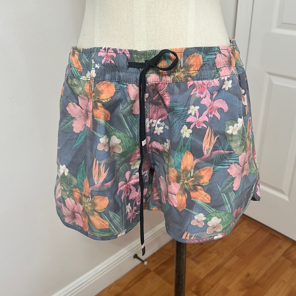 Salt life women’s swim shorts new with tag